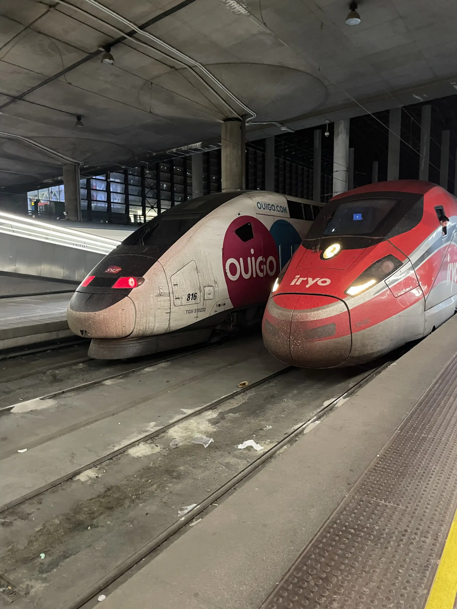 Ouigo reduce trenes en el corredor Madrid – Sevilla y Renfe compite en sus surcos para garantizar el viaje al pasajero.